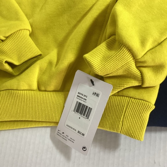 NWT Boys Nike Bright Yellow Sweatshirt size 5/6 - Picture 3 of 6
